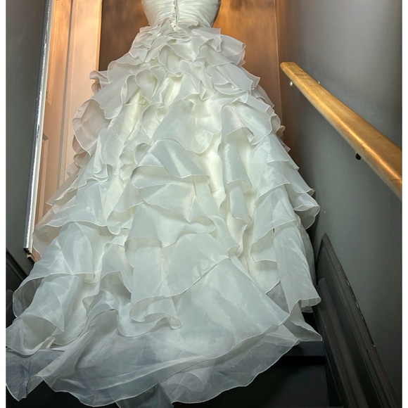 Allure Bridals Ruffled Sweetheart Gown US Size 6 - Picture 6 of 10